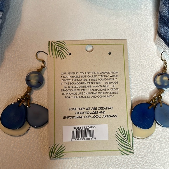 Beautiful Earrings Tagua by Soraya Cedeno - Picture 3 of 8